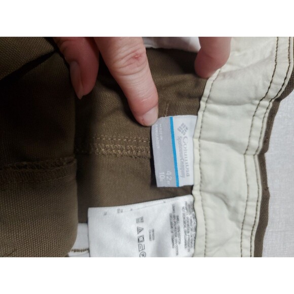 Columbia Brass Brown Regular Fit Bermuda Shorts Size 42 Inseam of 10" ~5 Pockets - Picture 2 of 7